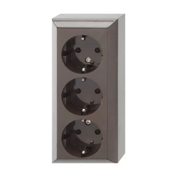 GAO 0510089777 Business Line IP20 3 férőhelyes földelt csatlakozóaljzat, beltéri, 230 V~ /50 Hz / 16 A, barna GAO 0510089777 Business Line IP20 3 férőhelyes földelt csatlakozóaljzat, beltéri, 230 V~ /50 Hz / 16 A, barna