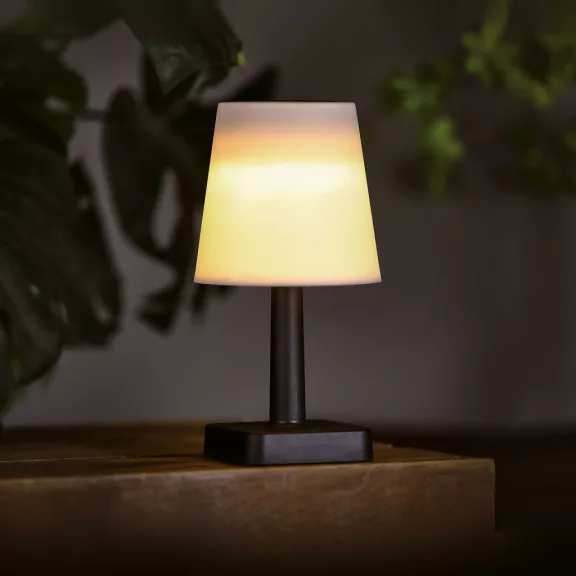 Szolár asztali lámpa - fehér - melegfehér LED - műanyag - 23 x 12 cm Szolár asztali lámpa - fehér - melegfehér LED - műanyag - 23 x 12 cm