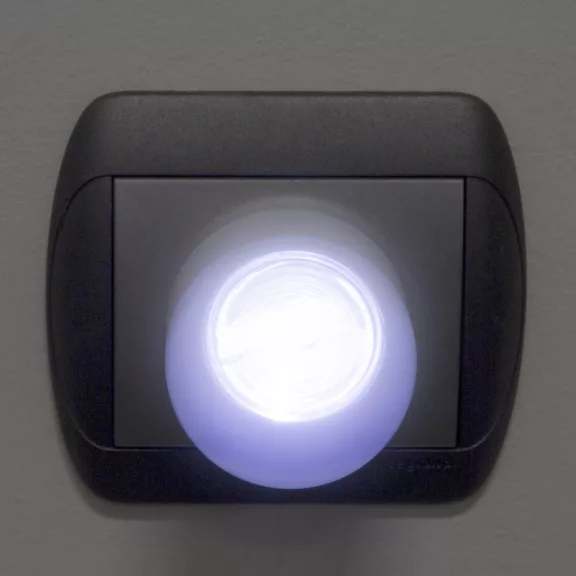 LED-es forgathatófejes irányfény fényérzékelővel LED-es forgathatófejes irányfény fényérzékelővel