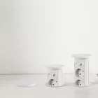 Motoros rejtett elosztó - fehér 3 x 250 V + 2 x USB