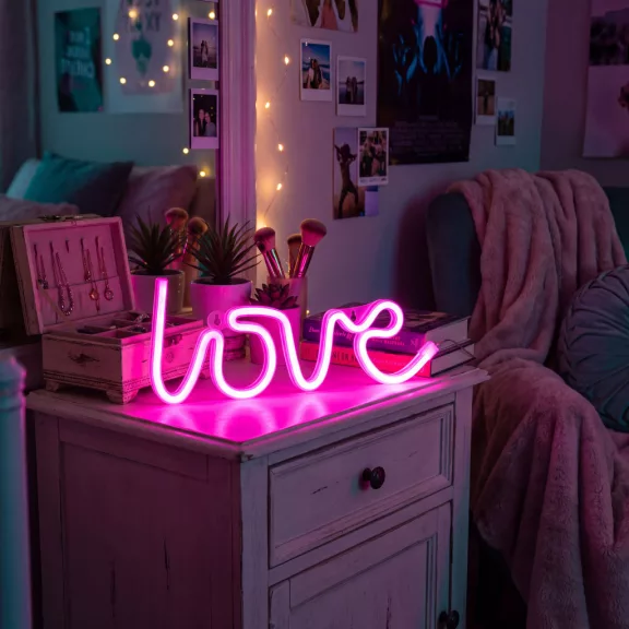 Neon LED lámpa - rózsaszín "Love" - 3 x AA + USB - 34 x 1.6 x 12,5 cm Neon LED lámpa - rózsaszín "Love" - 3 x AA + USB - 34 x 1.6 x 12,5 cm