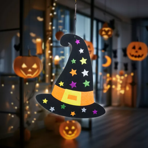 Halloween-i dekoráció - boszorkánykalap - akasztható - filc - 38 x 33 cm Halloween-i dekoráció - boszorkánykalap - akasztható - filc - 38 x 33 cm