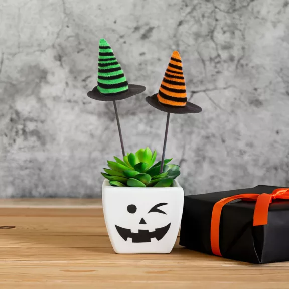 Halloween-i dekoráció szett - boszorkánykalap - leszúrható - 20 x 7 cm - 3 db / csomag Halloween-i dekoráció szett - boszorkánykalap - leszúrható - 20 x 7 cm - 3 db / csomag