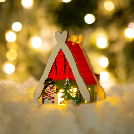 Karácsonyi LED dekor házikó - melegfehér - fa - 2 féle - 6,9 x 8,9 x 6 cm 