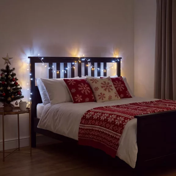 Fényfüzér - 5 m - 200 melegfehér & 50 hidegfehér LED - 100-240V - 6W - fehér kábel Fényfüzér - 5 m - 200 melegfehér & 50 hidegfehér LED - 100-240V - 6W - fehér kábel
