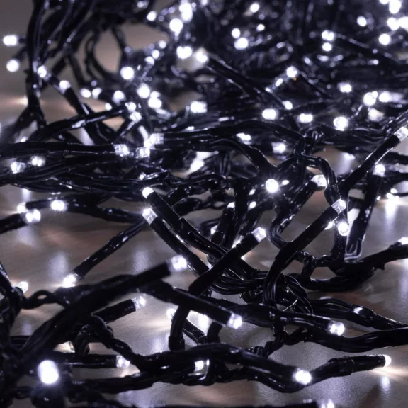 Home LC 768/WH LED-es cluster fényfüzér 7,5 m / 768 db hidegfehér LED, fekete vezeték, 8 fényprogram, távirányító, hálózati adapter, kül- és beltéri kivitel Home LC 768/WH LED-es cluster fényfüzér 7,5 m / 768 db hidegfehér LED, fekete vezeték, 8 fényprogram, távirányító, hálózati adapter, kül- és beltéri kivitel