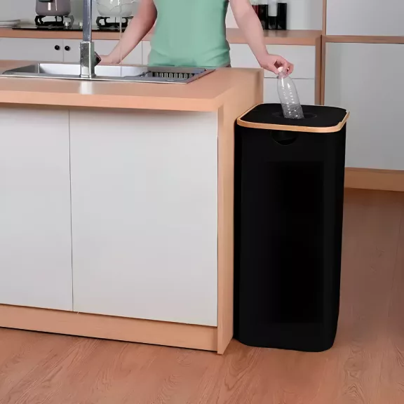 Szelektív palackgyűjtő 100l fekete Szelektív palackgyűjtő 100l fekete