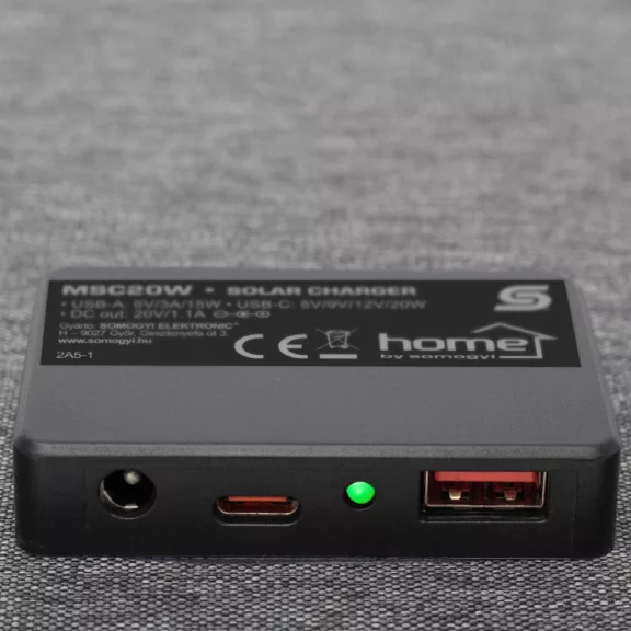 HOME MSC20W hordozható napelemes USB töltő, összecsukható, 20Watt, USB-A + USB-C + DC kimenet, PD gyorstöltés, LED töltésjelző, felakasztható, tartozék karabinerekkel HOME MSC20W hordozható napelemes USB töltő, összecsukható, 20Watt, USB-A + USB-C + DC kimenet, PD gyorstöltés, LED töltésjelző, felakasztható, tartozék karabinerekkel