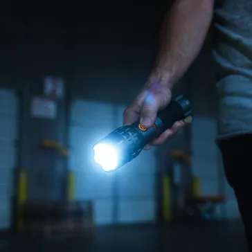   NEBO NEB-0031-G SLYDE KING 4K zseblámpa, 4000 lumen, 2600mAh, alumínium burkolat, IPX7, zoom, 2 funkciós