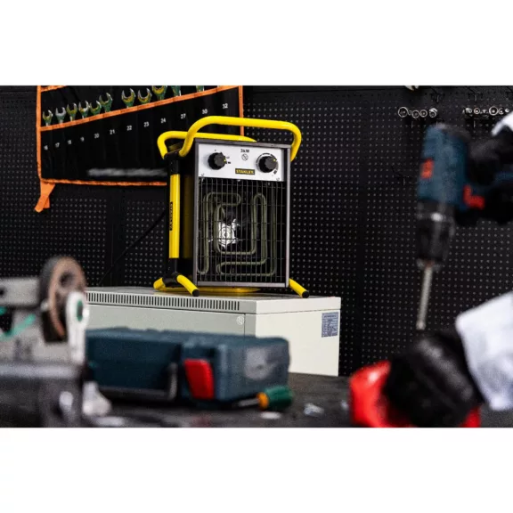 STANLEY SXJH203000E fűtőtest, 3000 W, 2 fokozat, fém ház, termosztát, IPX4 védelem, túlmelegedés elleni védelem