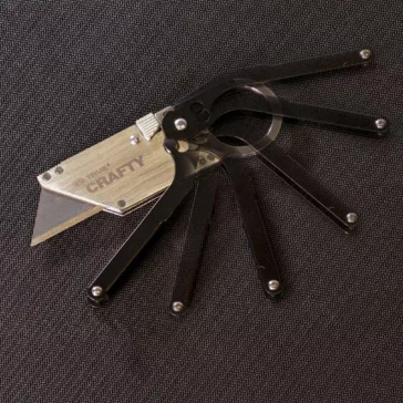   True Utility Crafty, TU590, fekete titániumbevonatú nyél, cserélhető penge, összecsukható